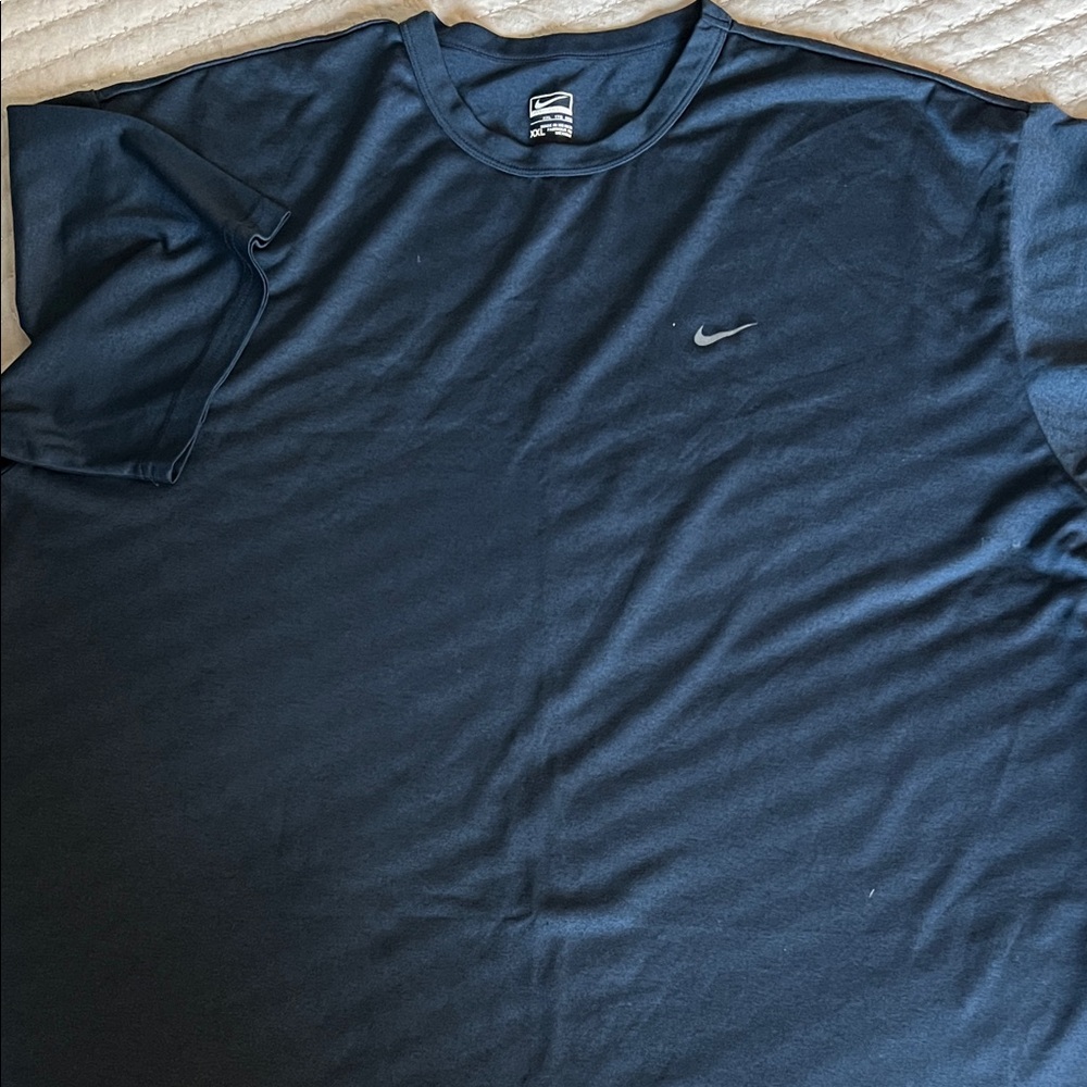 Nike Men's Dark Blue Short Sleeve Tee